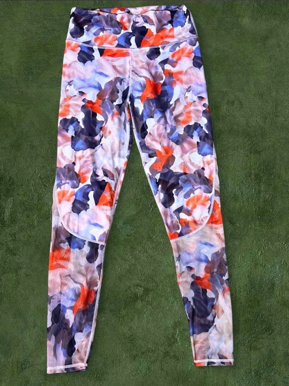 Fabletics White Performance Top - Logo Tag - Picture 2 of 3